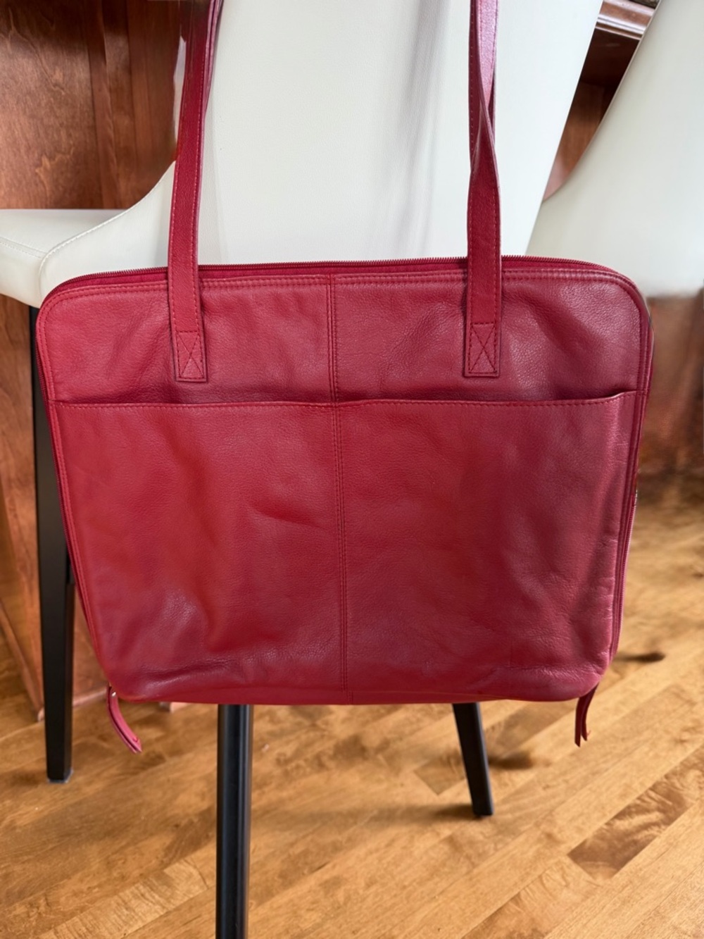 LATICO GENUINE  Red LEATHER Laptop Tote. Outside pocket w/large inside! Great Sh